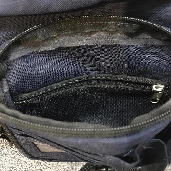 Eddie Bauer Messenger Bag Blue /Black Shoulder Strap Pockets Rugged 9x9x3 - Picture 4 of 9